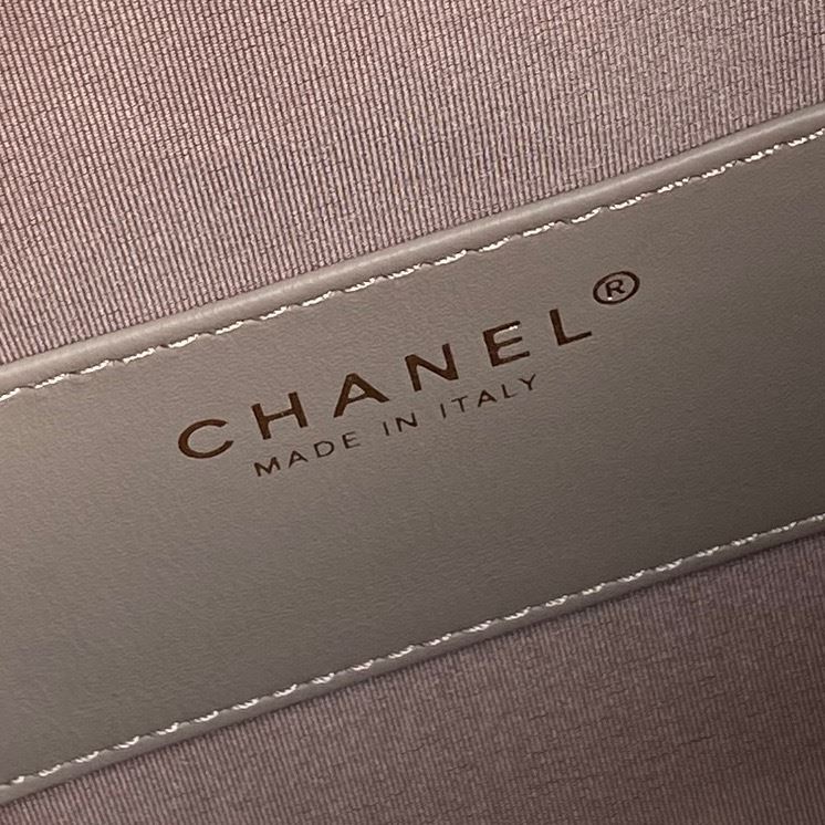 Ch**el bucket bags